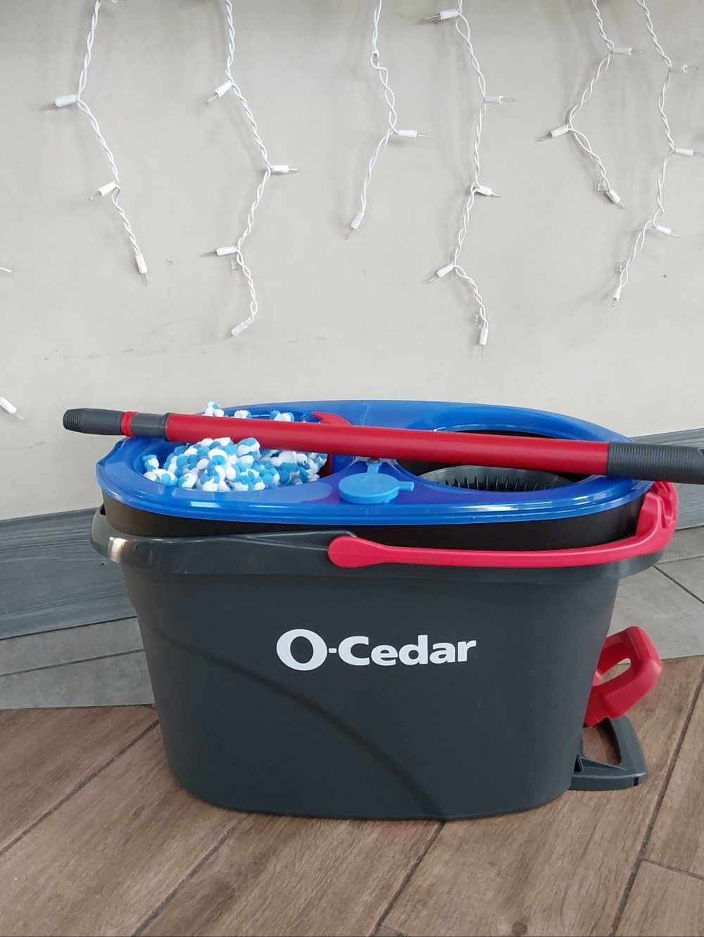 FREE SHIP. O-Cedar Easywring Dual Bucket Mop System With Rod And Mop